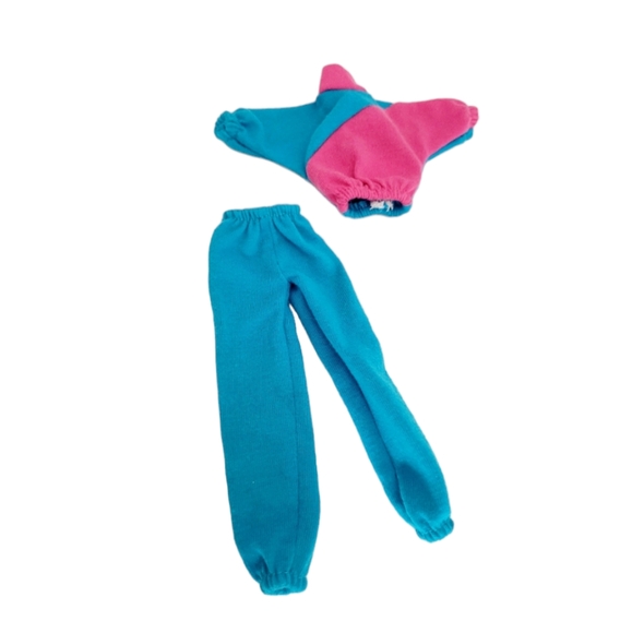 Barbie - Picture 1 of 6